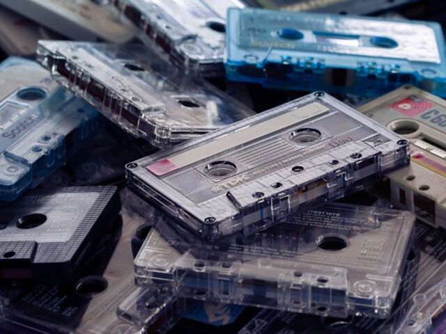 CASSETTES